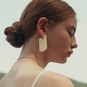 classic pattern earring